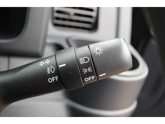 サンバートラック ＴＣ　エアコン　パワステ　パワーウィンドウ　パートタイム４ＷＤ　５ＭＴ　キーレス　社外アルミホイール　フォグランプ　作業灯　ワンオーナー　荷台マット　ゲートプロテクター　最大積載３５０ｋｇ（21枚目）