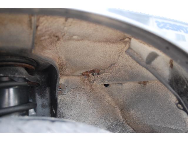 サンバートラック ＴＣ　エアコン　パワステ　パワーウィンドウ　パートタイム４ＷＤ　５ＭＴ　キーレス　社外アルミホイール　フォグランプ　作業灯　ワンオーナー　荷台マット　ゲートプロテクター　最大積載３５０ｋｇ（36枚目）