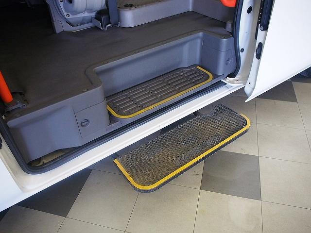 チェアキャブ 4WD 車いす2基固定 電動リフター Bカメラ(9枚目)