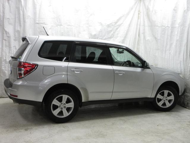 フォレスター ２．０ＸＳ　４ＷＤ　Ｐａｎａｓｏｎｉｃナビ　フルセグＴＶ　純正アルミホイール　自社ユーザー買取車　抗菌消臭済み（8枚目）