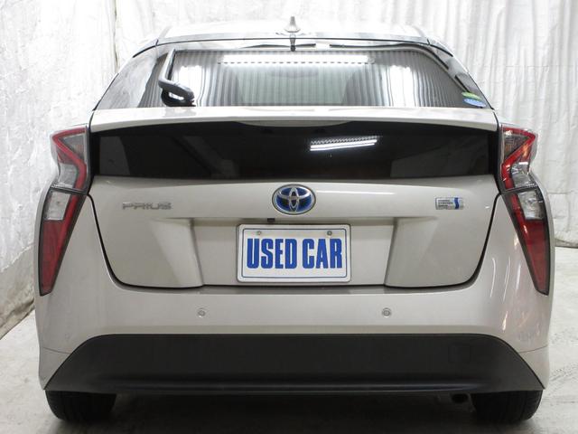 プリウス Ｓセーフティプラス　純正ナビ　フルセグＴＶ　バックカメラ　ＬＥＤヘッドライト　クルーズコントロール　衝突軽減ブレーキ　ＥＴＣ２．０　ワンオーナー　自社買取車（5枚目）