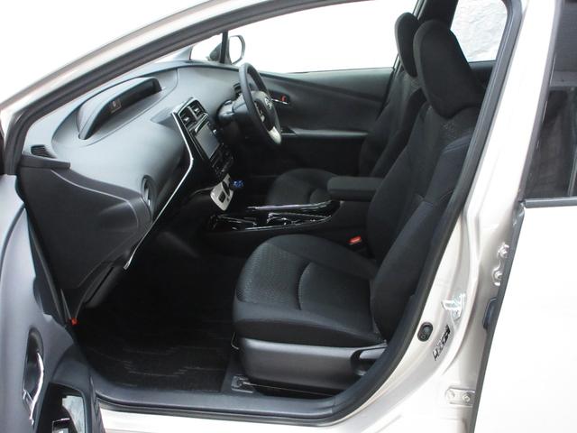 プリウス Ｓセーフティプラス　純正ナビ　フルセグＴＶ　バックカメラ　ＬＥＤヘッドライト　クルーズコントロール　衝突軽減ブレーキ　ＥＴＣ２．０　ワンオーナー　自社買取車（19枚目）