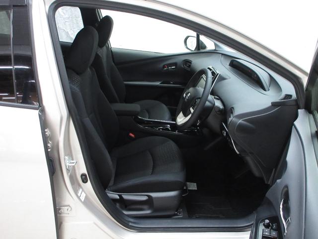 プリウス Ｓセーフティプラス　純正ナビ　フルセグＴＶ　バックカメラ　ＬＥＤヘッドライト　クルーズコントロール　衝突軽減ブレーキ　ＥＴＣ２．０　ワンオーナー　自社買取車（21枚目）