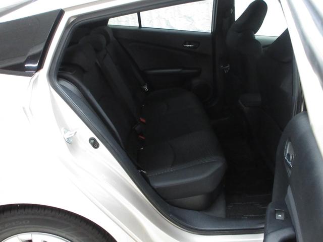 プリウス Ｓセーフティプラス　純正ナビ　フルセグＴＶ　バックカメラ　ＬＥＤヘッドライト　クルーズコントロール　衝突軽減ブレーキ　ＥＴＣ２．０　ワンオーナー　自社買取車（22枚目）