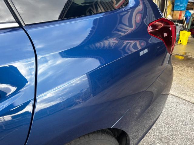 レヴォーグ １．６ＧＴアイサイト　４ＷＤ　ターボ　ナビＴＶ　ＢＴ　衝突被害軽減ブレーキ　Ｆスポイラー　ＥＴＣ　スマートキー　オートライト　オートＡＣ　クルコン　パドルシフト　レーンキープ　ＴＲＣ　１７アルミ　Ｂカメラ　プッシュスタート（16枚目）