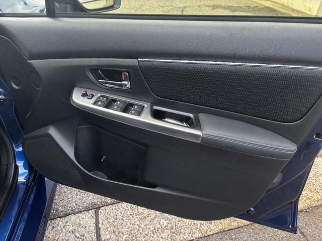 レヴォーグ １．６ＧＴアイサイト　４ＷＤ　ターボ　ナビＴＶ　ＢＴ　衝突被害軽減ブレーキ　Ｆスポイラー　ＥＴＣ　スマートキー　オートライト　オートＡＣ　クルコン　パドルシフト　レーンキープ　ＴＲＣ　１７アルミ　Ｂカメラ　プッシュスタート（26枚目）