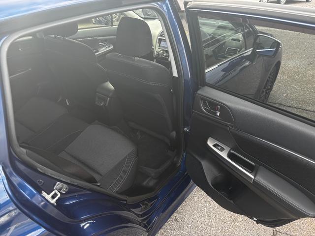 レヴォーグ １．６ＧＴアイサイト　４ＷＤ　ターボ　ナビＴＶ　ＢＴ　衝突被害軽減ブレーキ　Ｆスポイラー　ＥＴＣ　スマートキー　オートライト　オートＡＣ　クルコン　パドルシフト　レーンキープ　ＴＲＣ　１７アルミ　Ｂカメラ　プッシュスタート（28枚目）