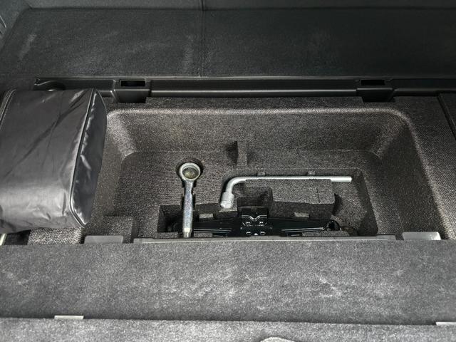 レヴォーグ １．６ＧＴアイサイト　４ＷＤ　ターボ　ナビＴＶ　ＢＴ　衝突被害軽減ブレーキ　Ｆスポイラー　ＥＴＣ　スマートキー　オートライト　オートＡＣ　クルコン　パドルシフト　レーンキープ　ＴＲＣ　１７アルミ　Ｂカメラ　プッシュスタート（33枚目）