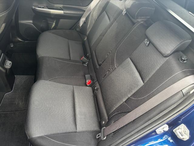 レヴォーグ １．６ＧＴアイサイト　４ＷＤ　ターボ　ナビＴＶ　ＢＴ　衝突被害軽減ブレーキ　Ｆスポイラー　ＥＴＣ　スマートキー　オートライト　オートＡＣ　クルコン　パドルシフト　レーンキープ　ＴＲＣ　１７アルミ　Ｂカメラ　プッシュスタート（36枚目）