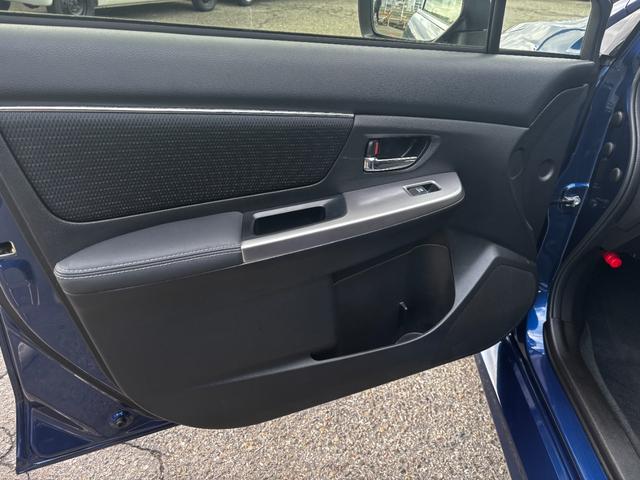 レヴォーグ １．６ＧＴアイサイト　４ＷＤ　ターボ　ナビＴＶ　ＢＴ　衝突被害軽減ブレーキ　Ｆスポイラー　ＥＴＣ　スマートキー　オートライト　オートＡＣ　クルコン　パドルシフト　レーンキープ　ＴＲＣ　１７アルミ　Ｂカメラ　プッシュスタート（40枚目）