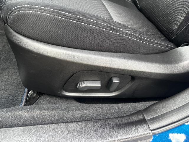 レヴォーグ １．６ＧＴアイサイト　４ＷＤ　ターボ　ナビＴＶ　ＢＴ　衝突被害軽減ブレーキ　Ｆスポイラー　ＥＴＣ　スマートキー　オートライト　オートＡＣ　クルコン　パドルシフト　レーンキープ　ＴＲＣ　１７アルミ　Ｂカメラ　プッシュスタート（42枚目）