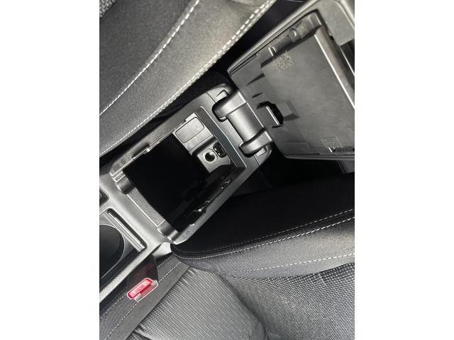 レヴォーグ １．６ＧＴアイサイト　４ＷＤ　ターボ　ナビＴＶ　ＢＴ　衝突被害軽減ブレーキ　Ｆスポイラー　ＥＴＣ　スマートキー　オートライト　オートＡＣ　クルコン　パドルシフト　レーンキープ　ＴＲＣ　１７アルミ　Ｂカメラ　プッシュスタート（50枚目）