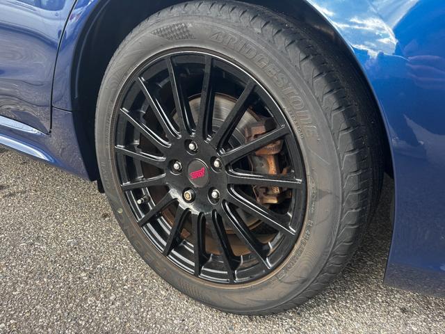 レヴォーグ １．６ＧＴアイサイト　４ＷＤ　ターボ　ナビＴＶ　ＢＴ　衝突被害軽減ブレーキ　Ｆスポイラー　ＥＴＣ　スマートキー　オートライト　オートＡＣ　クルコン　パドルシフト　レーンキープ　ＴＲＣ　１７アルミ　Ｂカメラ　プッシュスタート（64枚目）