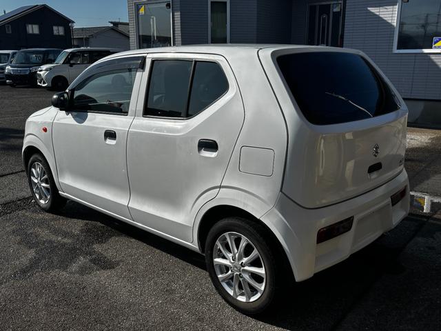 アルト ＶＰ　５ＡＧＳ　１４インチアルミ　キーレス　ＣＤ　運転席・助手席エアバッグ　エアコン　パワステ（5枚目）