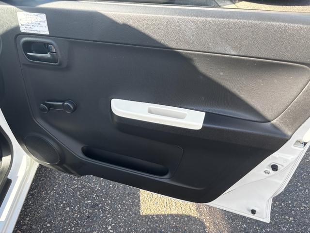 アルト ＶＰ　５ＡＧＳ　１４インチアルミ　キーレス　ＣＤ　運転席・助手席エアバッグ　エアコン　パワステ（24枚目）