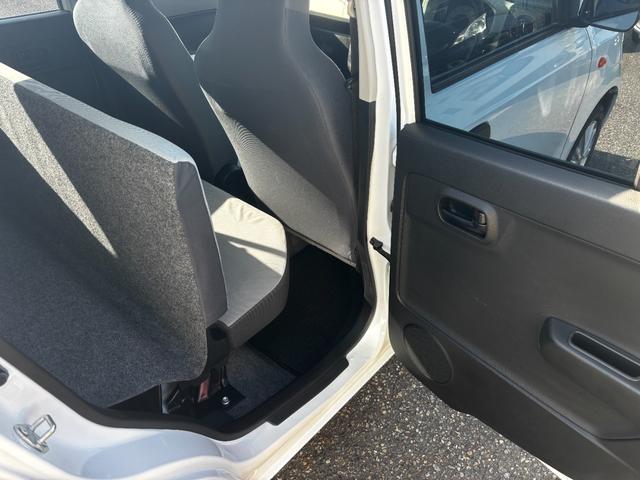 アルト ＶＰ　５ＡＧＳ　１４インチアルミ　キーレス　ＣＤ　運転席・助手席エアバッグ　エアコン　パワステ（26枚目）