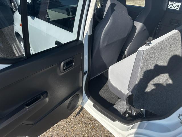 アルト ＶＰ　５ＡＧＳ　１４インチアルミ　キーレス　ＣＤ　運転席・助手席エアバッグ　エアコン　パワステ（34枚目）