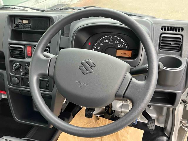 キャリイトラック 　４ＷＤ　軽トラック　ＭＴ　クリアランスソナー　アイドリングストップ　ＥＳＣ　エアコン　パワーウィンドウ　運転席エアバッグ　助手席エアバッグ（3枚目）