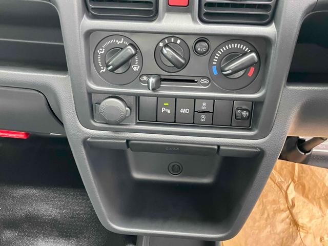 キャリイトラック 　４ＷＤ　軽トラック　ＭＴ　クリアランスソナー　アイドリングストップ　ＥＳＣ　エアコン　パワーウィンドウ　運転席エアバッグ　助手席エアバッグ（5枚目）
