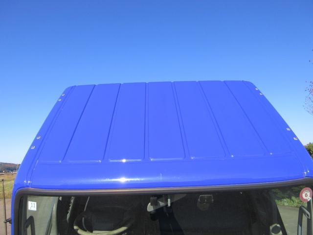 キャンターガッツ 1.5トントラック4WD リヤシングルタイヤ(4枚目)