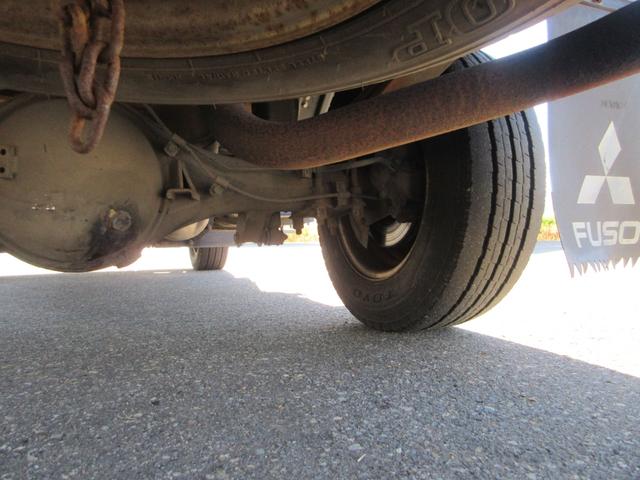 キャンターガッツ 1.5トントラック4WD リヤシングルタイヤ(10枚目)