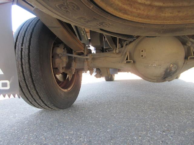 キャンターガッツ 1.5トントラック4WD リヤシングルタイヤ(15枚目)