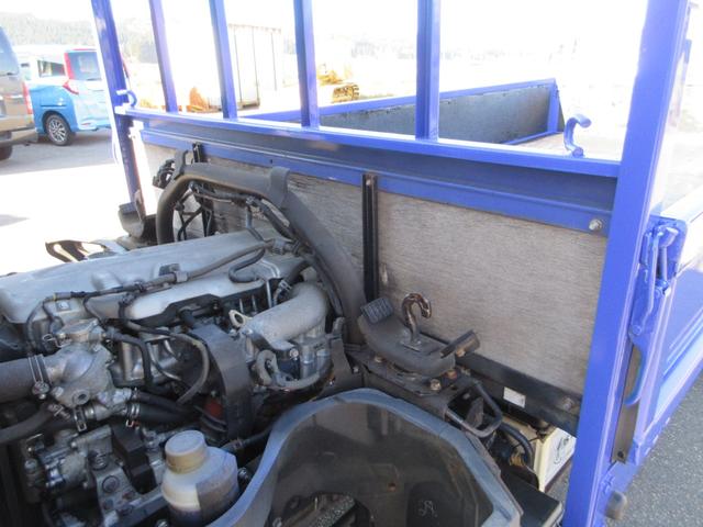 キャンターガッツ 1.5トントラック4WD リヤシングルタイヤ(23枚目)