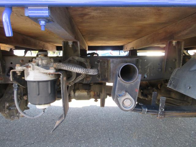 キャンターガッツ 1.5トントラック4WD リヤシングルタイヤ(25枚目)