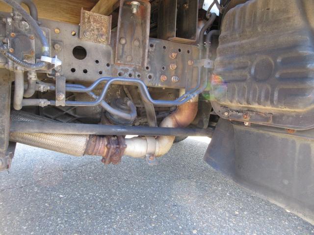 キャンターガッツ 1.5トントラック4WD リヤシングルタイヤ(26枚目)