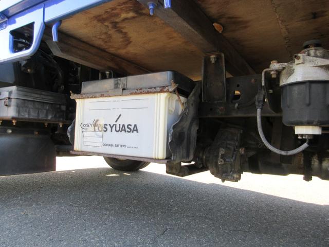 キャンターガッツ 1.5トントラック4WD リヤシングルタイヤ(27枚目)