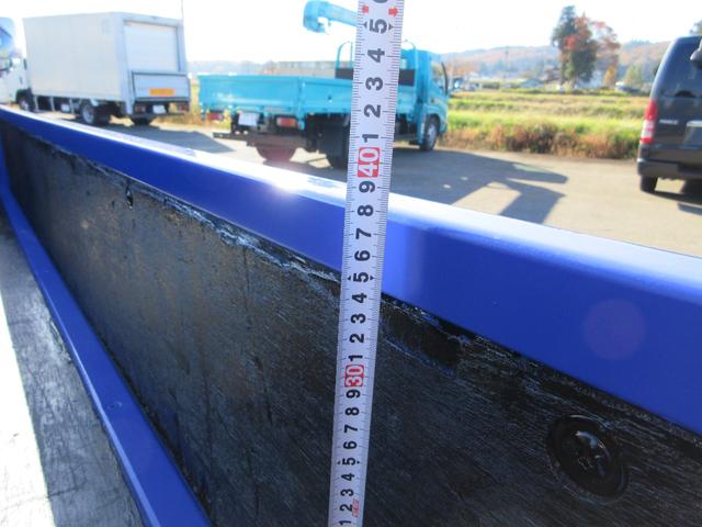 キャンターガッツ 1.5トントラック4WD リヤシングルタイヤ(29枚目)