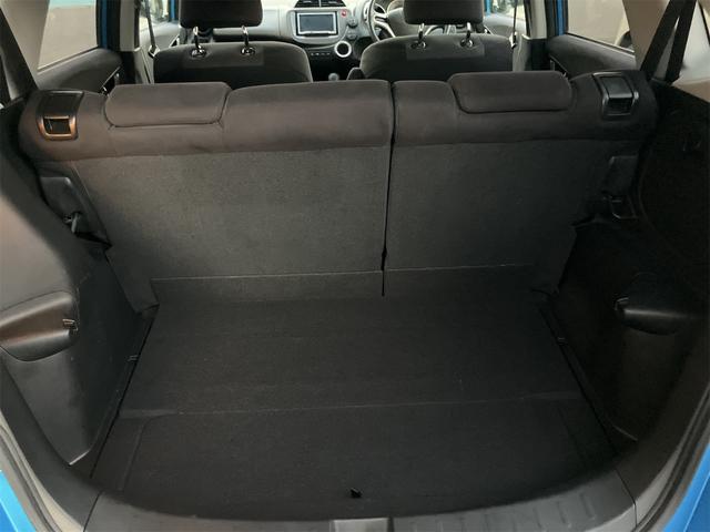 フィット L スマートスタイルエディション ドライブレコーダー ETC バックカメラ ナビ TV アルミホイール HID スマートキー 電動格納ミラー CVT 盗難防止システム 衝突安全ボディ ABS CD エアコン パワーステアリング(19枚目)