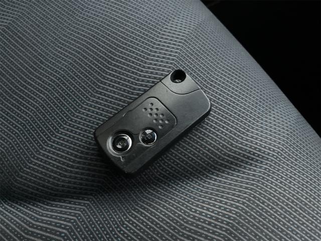 フィット L スマートスタイルエディション ドライブレコーダー ETC バックカメラ ナビ TV アルミホイール HID スマートキー 電動格納ミラー CVT 盗難防止システム 衝突安全ボディ ABS CD エアコン パワーステアリング(26枚目)