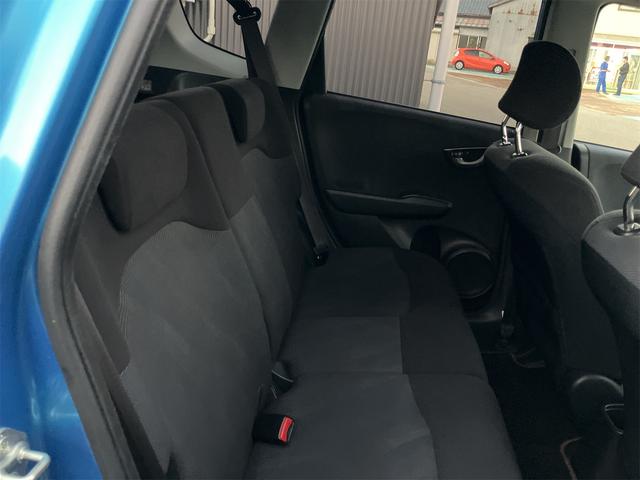 フィット L スマートスタイルエディション ドライブレコーダー ETC バックカメラ ナビ TV アルミホイール HID スマートキー 電動格納ミラー CVT 盗難防止システム 衝突安全ボディ ABS CD エアコン パワーステアリング(32枚目)