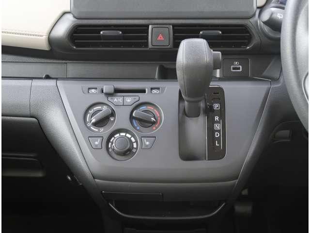 eKワゴン M バックカメラ ETC 社有車UP 禁煙車 アクセル踏み間違い防止装置 レーンキープアシスト 衝突被害軽減ブレーキ 横滑り防止装置(10枚目)