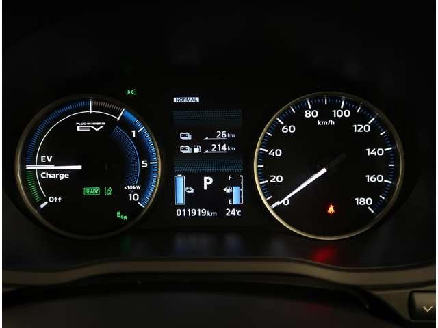 エクリプスクロスＰＨＥＶ ブラックエディション　スマホ連携ナビ　全周囲カメラ　社有車ＵＰ（9枚目）