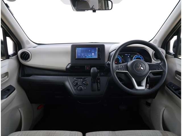 eKワゴン M メモリーナビ ETC ワンセグTV 社有車UP 禁煙車 衝突被害軽減ブレーキ 横滑り防止装置 レーンキープアシスト アクセル踏み間違い防止装置(9枚目)