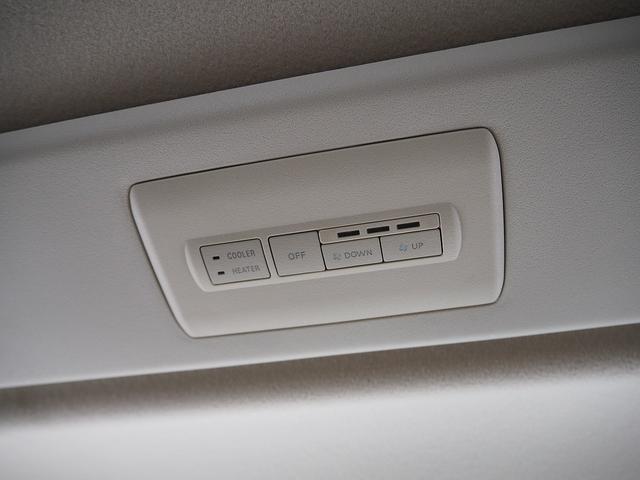 デリカD:5 G パワーパッケージ 4WD アルパインHDDナビ 後席モニター 両側パワスラ スマートキー 地デジ Bカメラ クルコン パドルシフト ETC 7人乗り ブルバー 社外16AW TOYOホワイトレター マッドフラップ(52枚目)