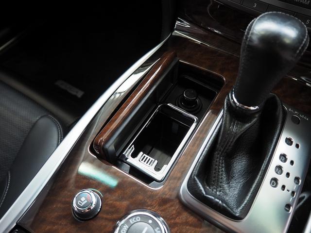 フーガ ３７０ＧＴ　タイプＳ　メーカーＨＤＤナビ　黒革　ＢＯＳＥ　ＢＬＩＴＺ車高調　柿本マフラー　２０ＡＷ　エアシート　シートヒーター　オットマン　Ｐシート　ＨＩＤ　ＬＥＤフォグ　ＥＴＣ　Ｂカメラ　地デジ　パドルシフト　クルコン（62枚目）