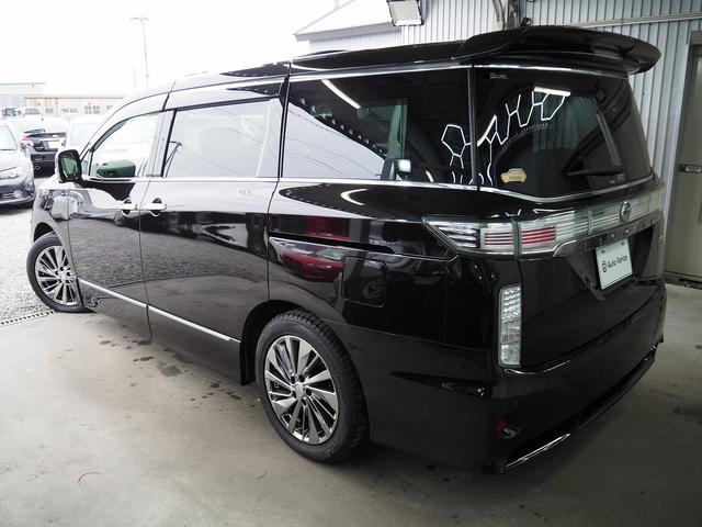 エルグランド ライダー ブラックライン 黒本革シート メーカーHDDナビ 後席モニター BOSE サンルーフ 黒革 両側パワスラ Pバックドア シートヒーター Fエアロ クルコン 地デジ 全周囲M オットマン LEDヘッドL ETC コーナーセンサー(3枚目)