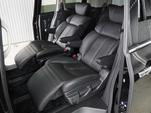 エルグランド ライダー ブラックライン 黒本革シート メーカーHDDナビ 後席モニター BOSE サンルーフ 黒革 両側パワスラ Pバックドア シートヒーター Fエアロ クルコン 地デジ 全周囲M オットマン LEDヘッドL ETC コーナーセンサー(10枚目)