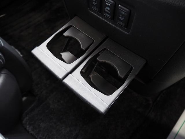 エルグランド ライダー ブラックライン 黒本革シート メーカーHDDナビ 後席モニター BOSE サンルーフ 黒革 両側パワスラ Pバックドア シートヒーター Fエアロ クルコン 地デジ 全周囲M オットマン LEDヘッドL ETC コーナーセンサー(62枚目)