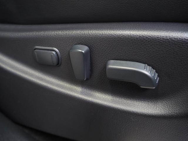 エルグランド ライダー ブラックライン 黒本革シート メーカーHDDナビ 後席モニター BOSE サンルーフ 黒革 両側パワスラ Pバックドア シートヒーター Fエアロ クルコン 地デジ 全周囲M オットマン LEDヘッドL ETC コーナーセンサー(73枚目)