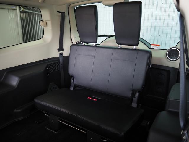 パジェロ ロング　スーパーエクシード　４ＷＤ　純正ＳＤナビ　黒革　シートヒーター　ロックフォード　ＥＴＣ　ウッドコンビＨ　ステアスイッチ　地デジ　Ｂカメラ　クルコン　ＨＩＤ　Ｂフォグ　キーレス　サイドステップ　ディーゼルＴ　純正１８ＡＷ（11枚目）