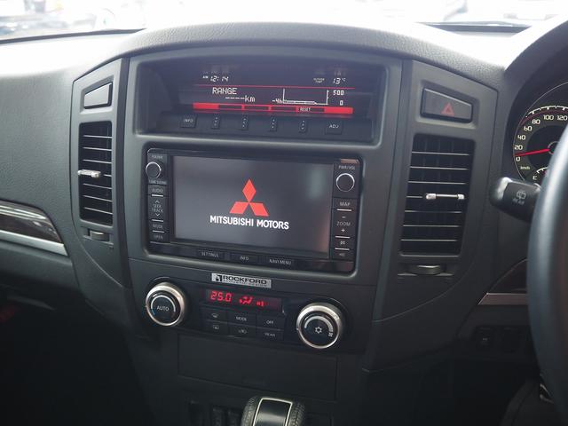 パジェロ ロング　スーパーエクシード　４ＷＤ　純正ＳＤナビ　黒革　シートヒーター　ロックフォード　ＥＴＣ　ウッドコンビＨ　ステアスイッチ　地デジ　Ｂカメラ　クルコン　ＨＩＤ　Ｂフォグ　キーレス　サイドステップ　ディーゼルＴ　純正１８ＡＷ（13枚目）