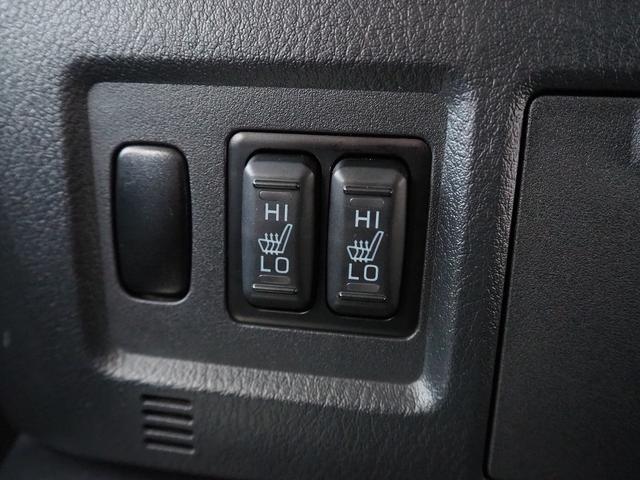 パジェロ ロング　スーパーエクシード　４ＷＤ　純正ＳＤナビ　黒革　シートヒーター　ロックフォード　ＥＴＣ　ウッドコンビＨ　ステアスイッチ　地デジ　Ｂカメラ　クルコン　ＨＩＤ　Ｂフォグ　キーレス　サイドステップ　ディーゼルＴ　純正１８ＡＷ（16枚目）