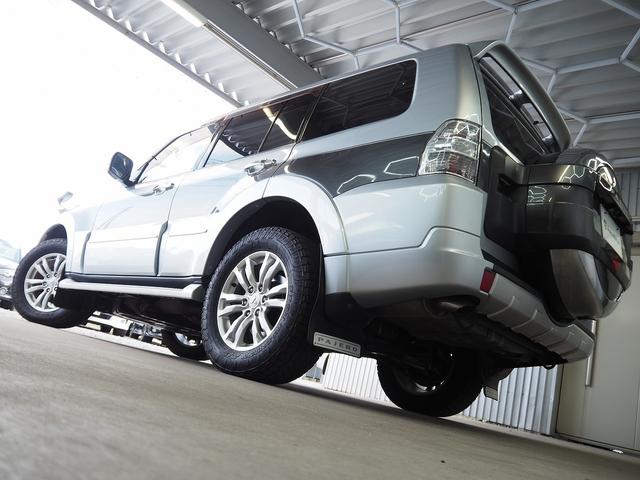 パジェロ ロング　スーパーエクシード　４ＷＤ　純正ＳＤナビ　黒革　シートヒーター　ロックフォード　ＥＴＣ　ウッドコンビＨ　ステアスイッチ　地デジ　Ｂカメラ　クルコン　ＨＩＤ　Ｂフォグ　キーレス　サイドステップ　ディーゼルＴ　純正１８ＡＷ（30枚目）