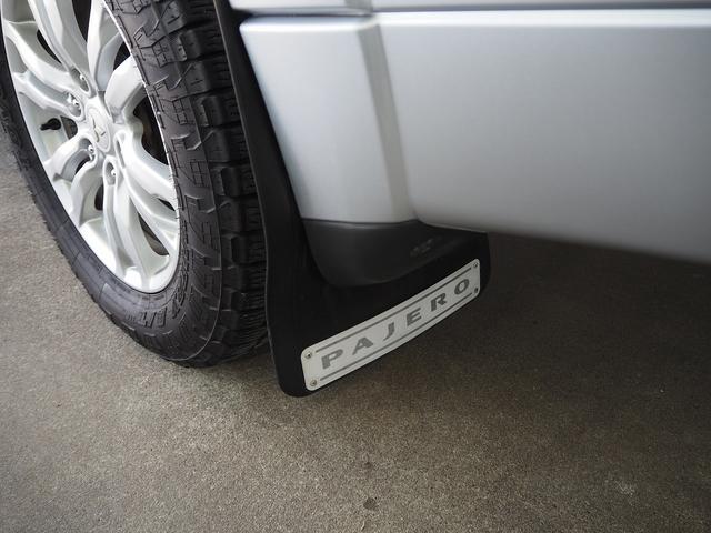 パジェロ ロング　スーパーエクシード　４ＷＤ　純正ＳＤナビ　黒革　シートヒーター　ロックフォード　ＥＴＣ　ウッドコンビＨ　ステアスイッチ　地デジ　Ｂカメラ　クルコン　ＨＩＤ　Ｂフォグ　キーレス　サイドステップ　ディーゼルＴ　純正１８ＡＷ（44枚目）