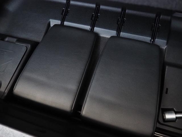 パジェロ ロング　スーパーエクシード　４ＷＤ　純正ＳＤナビ　黒革　シートヒーター　ロックフォード　ＥＴＣ　ウッドコンビＨ　ステアスイッチ　地デジ　Ｂカメラ　クルコン　ＨＩＤ　Ｂフォグ　キーレス　サイドステップ　ディーゼルＴ　純正１８ＡＷ（56枚目）