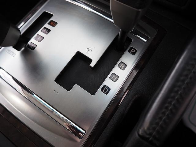 パジェロ ロング　スーパーエクシード　４ＷＤ　純正ＳＤナビ　黒革　シートヒーター　ロックフォード　ＥＴＣ　ウッドコンビＨ　ステアスイッチ　地デジ　Ｂカメラ　クルコン　ＨＩＤ　Ｂフォグ　キーレス　サイドステップ　ディーゼルＴ　純正１８ＡＷ（67枚目）